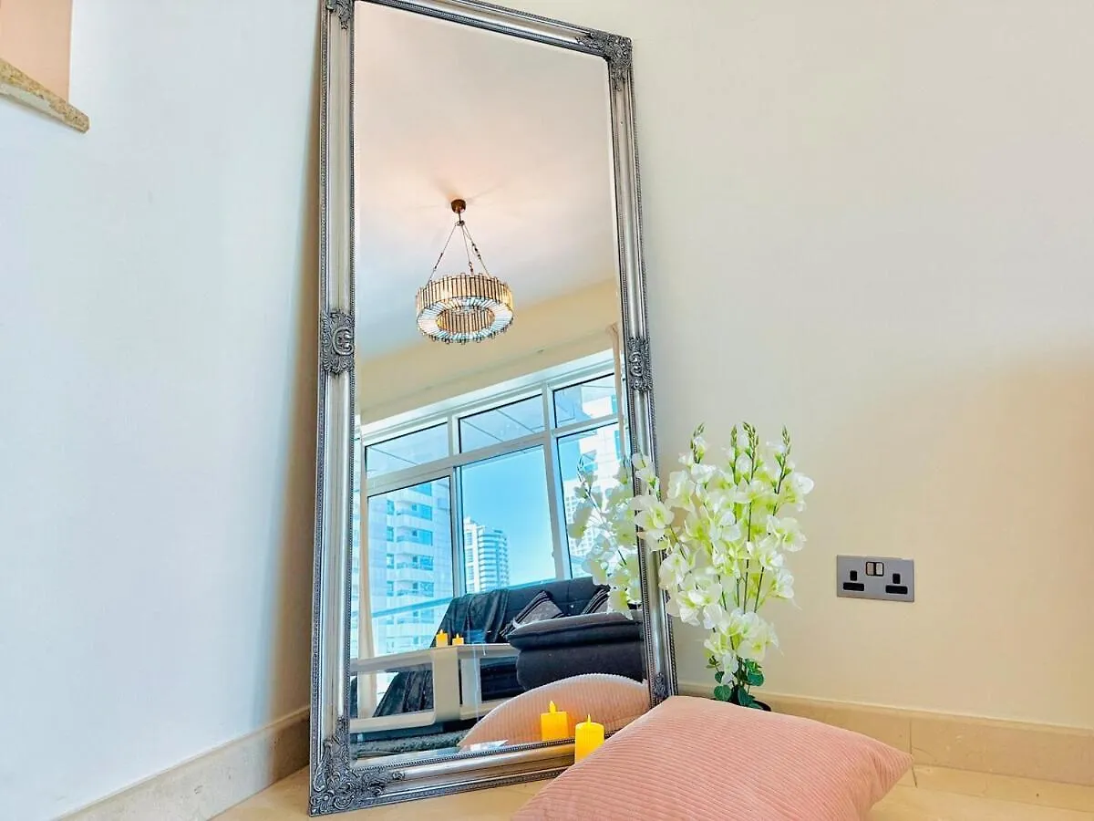 Stylish 1Bhk In Marina Steps To Metro & Marina Walk Apartment Dubai