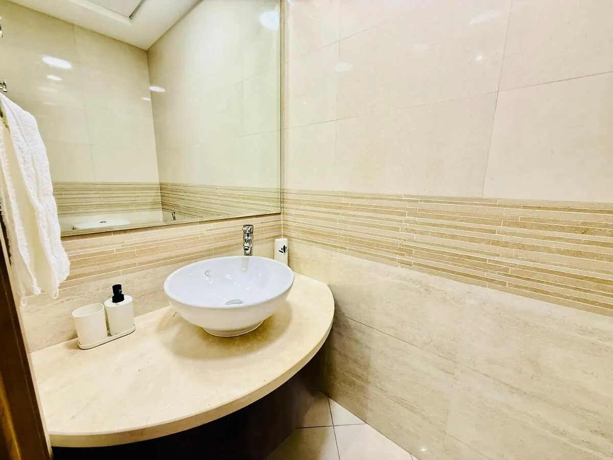 Stylish 1Bhk In Marina Steps To Metro & Marina Walk Apartment Dubai
