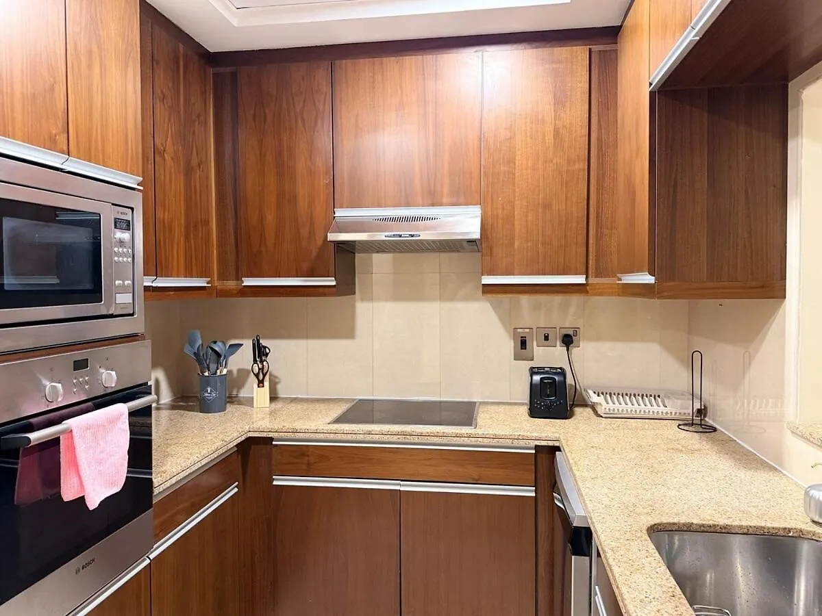 Stylish 1Bhk In Marina Steps To Metro & Marina Walk Apartment Dubai